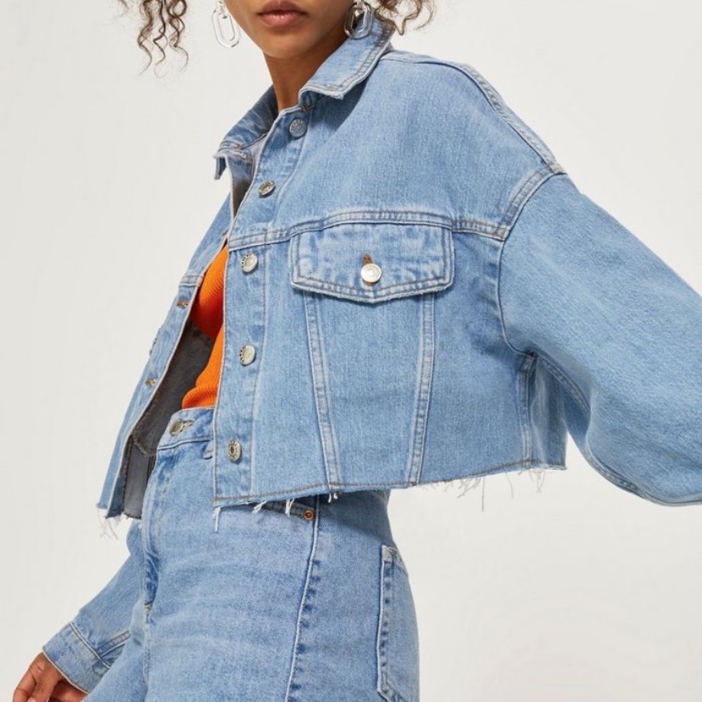 BLUE DENIM JACKET CROPPED RAW HEM